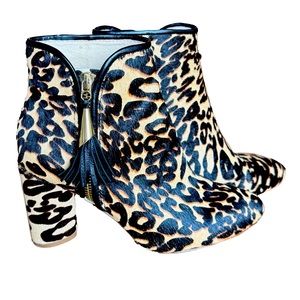 Like new! Leopard Booties